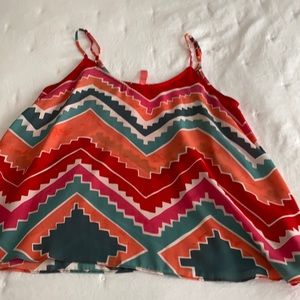 EIGHT SIXTY colorful fun flowy top!